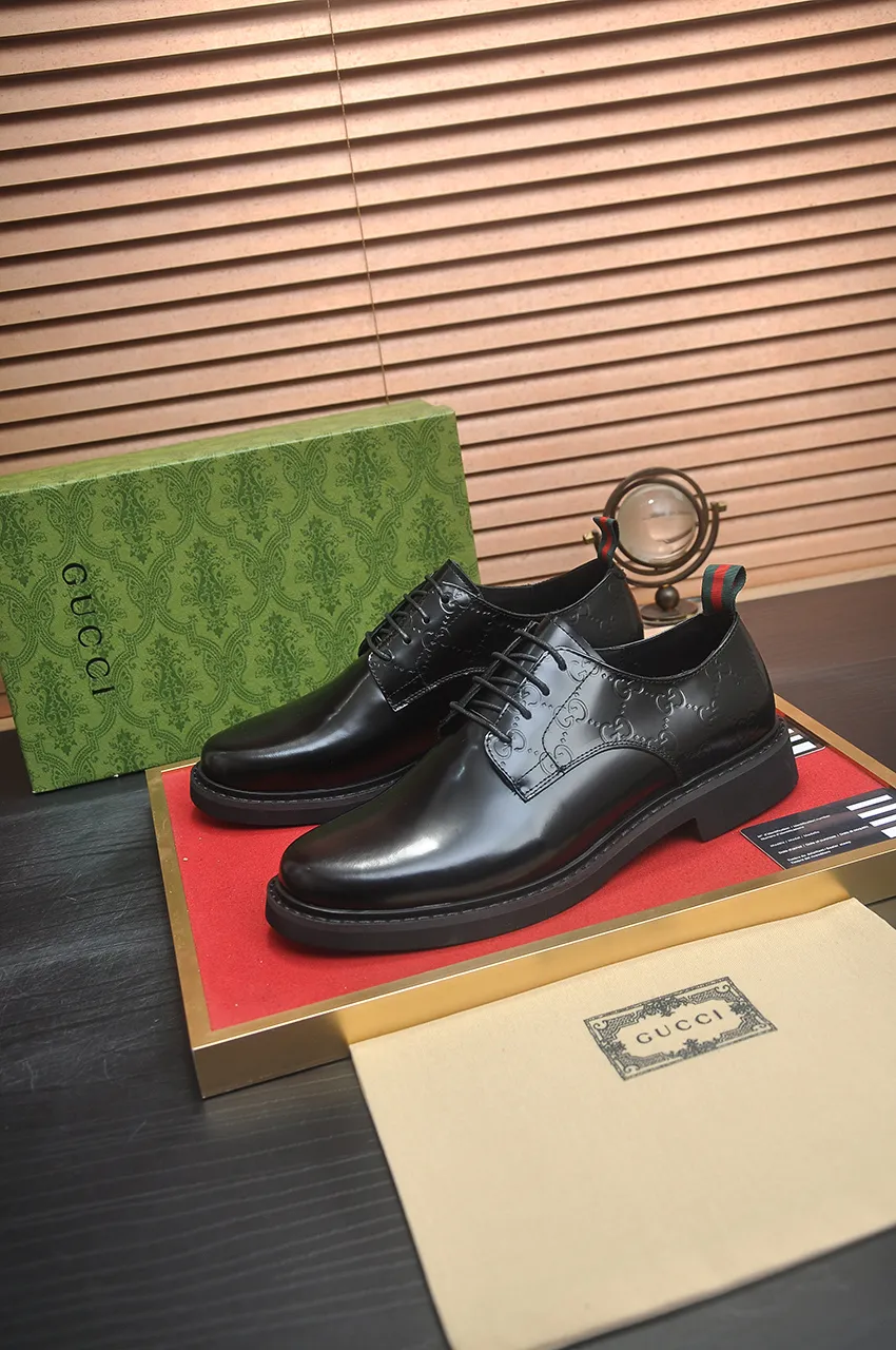 Men's shoes💰540💶Italy's top luxury men's shoe giant (GUCCI) (Gucci) (full cowhide lining) new arrival🍃Original European style🔰 Pleasant to the eye😍In order to make the shoes more durable and non-deformable🌀The production continues to follow traditional methods but there is still no lack of innovation💪Choose original sheepskin for the leather♻️ Smooth and natural And extra bright ⭐Made of imported cowhide, the first choice of rich people 38-45 (45 customized)